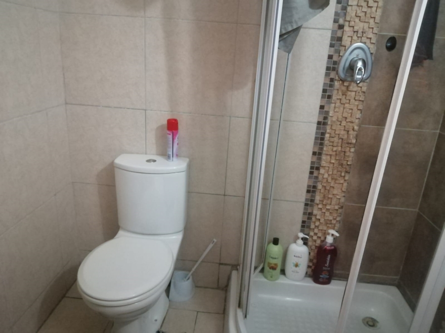 6 Bedroom Property for Sale in Geelhoutpark North West